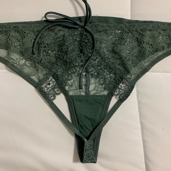 NWOT VS unlined lace bralette & matching panty - Picture 16 of 16
